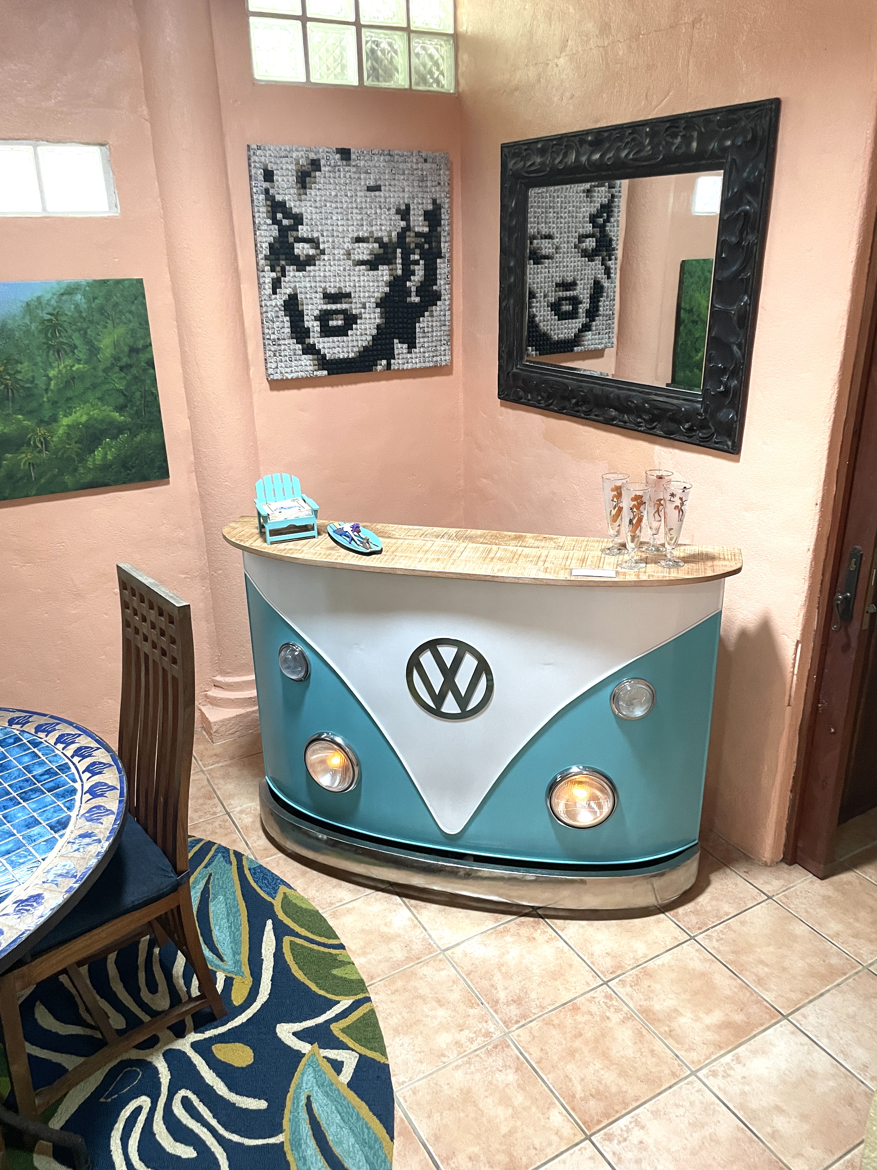 VW Bar